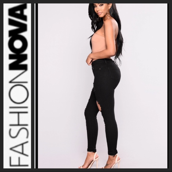 Fashion Nova High Rise Destroyed Jeans - Picture 1 of 7